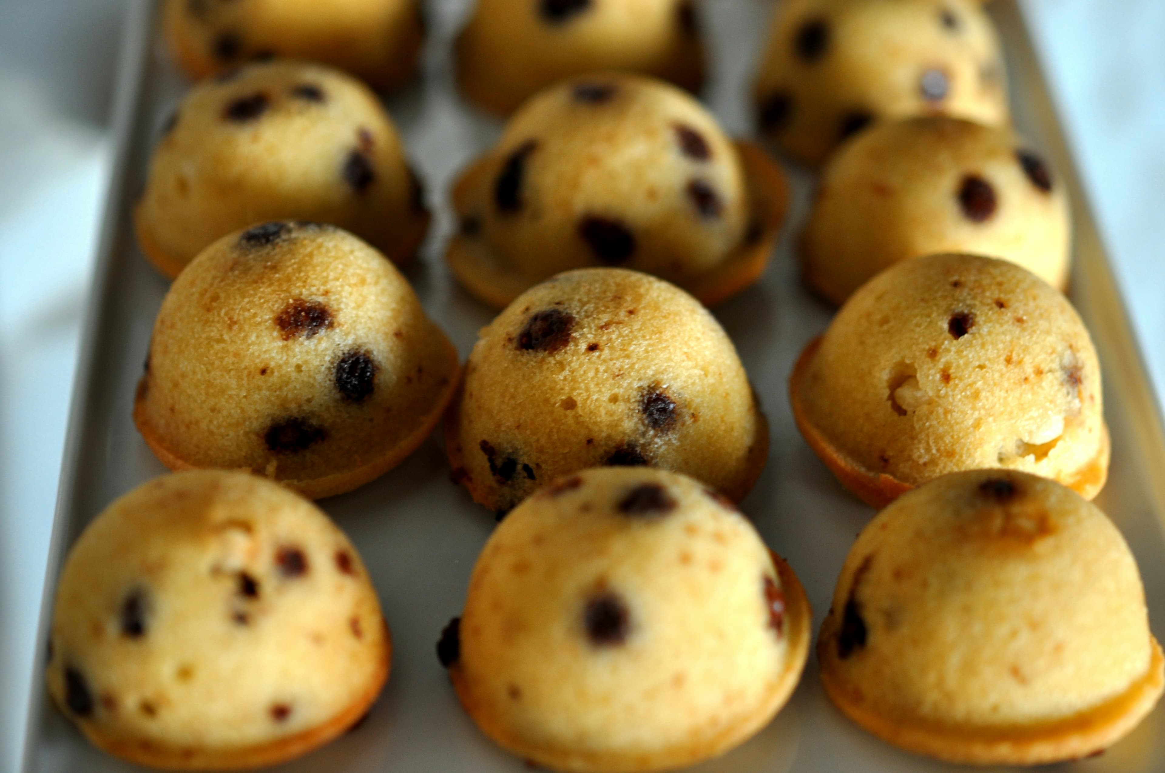 Pistachio and raspberry financiers